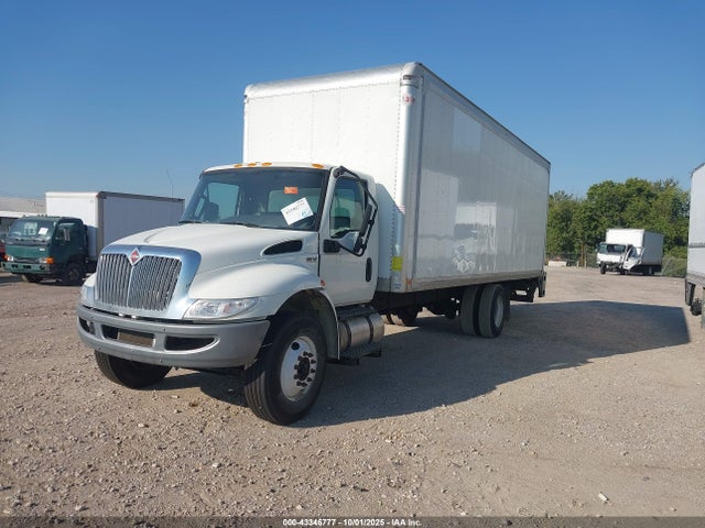 International B 6.7 2022 3HAEUMML2NL234135 Image 2