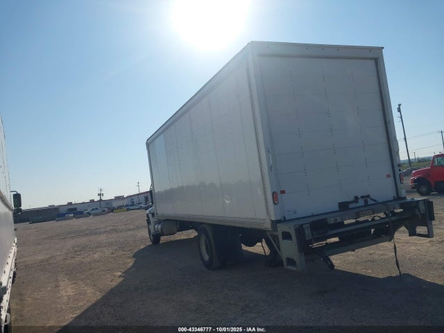 International B 6.7 2022 3HAEUMML2NL234135 Image 3