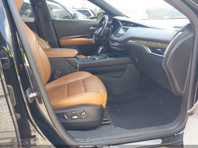 2019 CADILLAC XT4 1GYFZER46KF157383 Photo 4