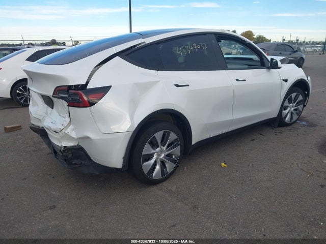 2023 TESLA MODEL Y 7SAYGDEE6PA058717 Photo 3