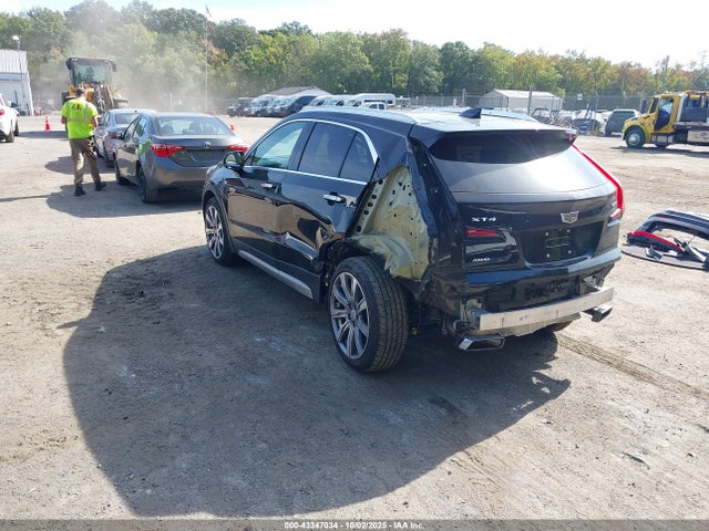 2019 CADILLAC XT4 1GYFZDR42KF148674 Photo 2