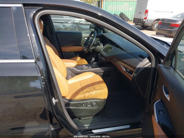 2019 CADILLAC XT4 1GYFZDR42KF148674 Photo 4