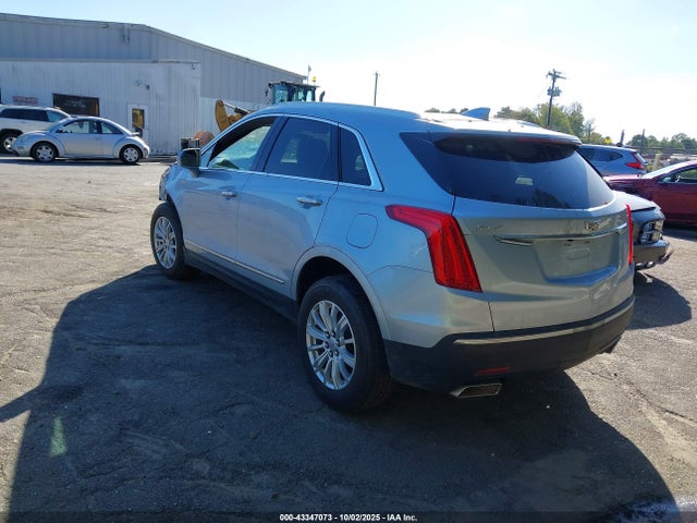 2017 CADILLAC XT5 1GYKNARS4HZ287042 Photo 2