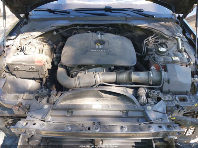 2017 JAGUAR XE SAJAR4BG9HA968407 Photo 9