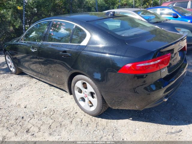 2017 JAGUAR XE SAJAR4BG9HA968407 Photo 2