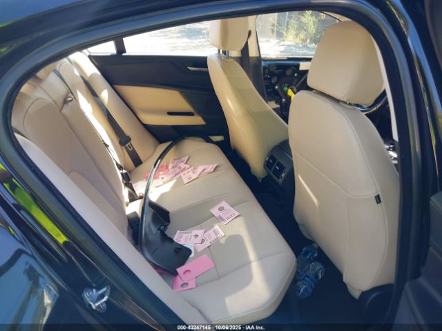 2017 JAGUAR XE SAJAR4BG9HA968407 Photo 7