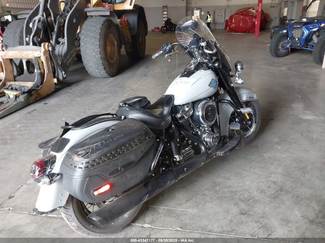 2025 HARLEY-DAVIDSON FLHC 1HD1YA910SB030538 Photo 3