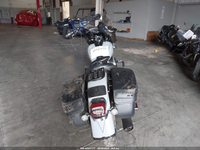 2025 HARLEY-DAVIDSON FLHC 1HD1YA910SB030538 Photo 5