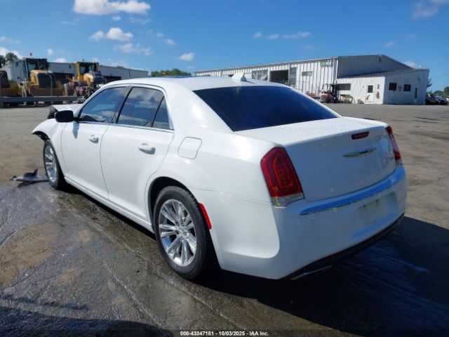 2017 CHRYSLER 300 2C3CCAAG6HH521600 Photo 2