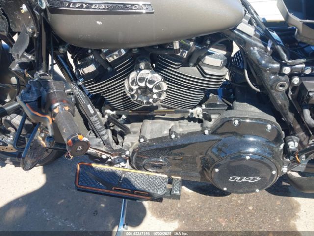 2019 HARLEY-DAVIDSON FLTRXS 1HD1KTP17KB620722 Photo 8