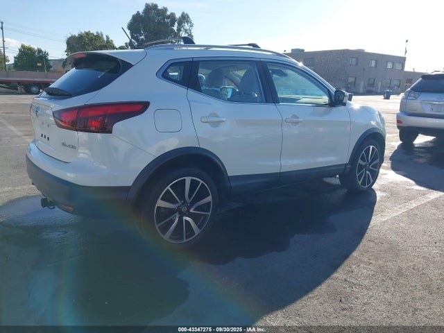JN1BJ1CRXHW136282 Nissan 2017