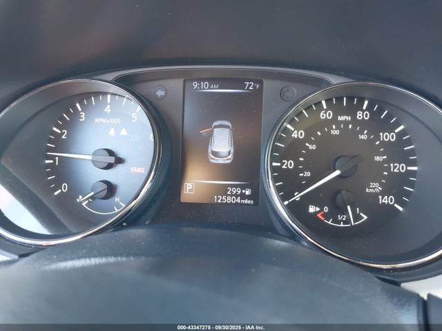 JN1BJ1CRXHW136282 Nissan 2017