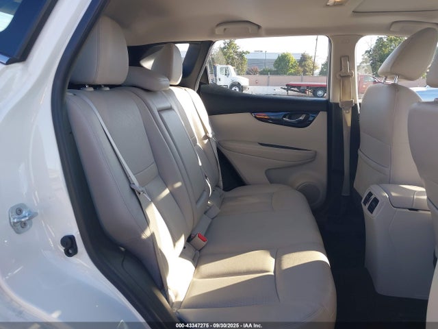 JN1BJ1CRXHW136282 Nissan 2017