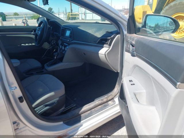 2019 HYUNDAI ELANTRA 5NPD74LFXKH487086 Photo 4