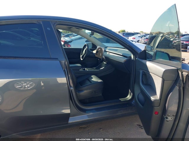 2020 TESLA MODEL Y 5YJYGDEE6LF037943 Photo 4