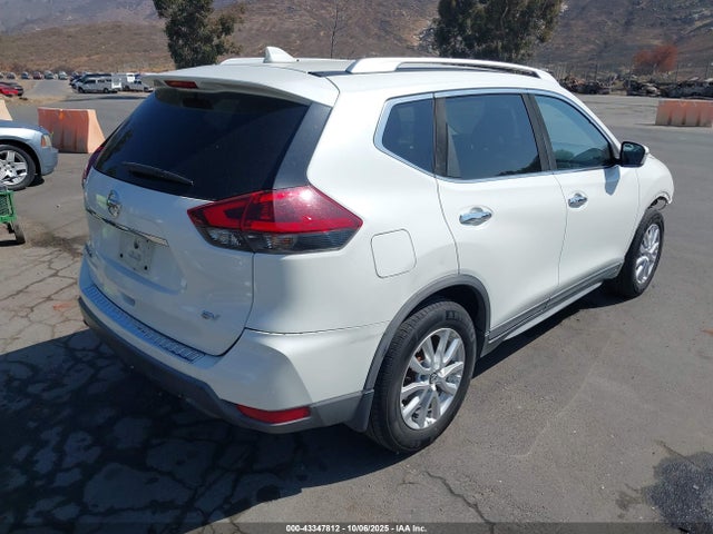 Nissan 2018 2018 KNMAT2MT8JP603668 Image 4