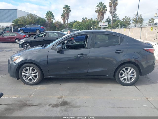 3MYDLBZV5GY104374 Scion p5v