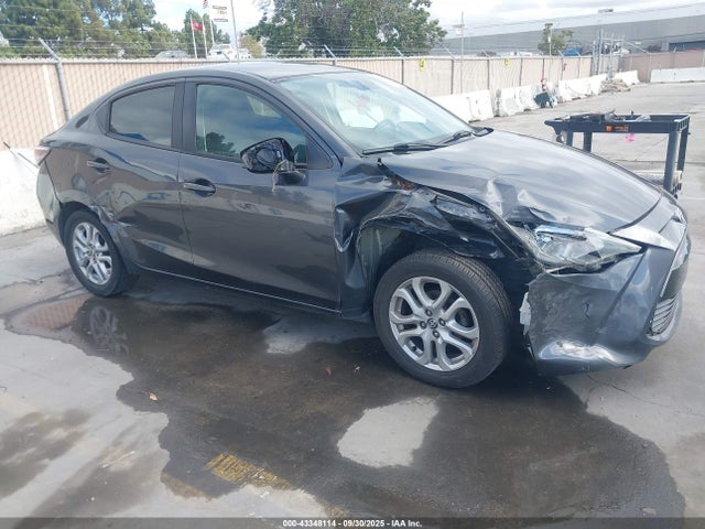 3MYDLBZV5GY104374 Scion p5v