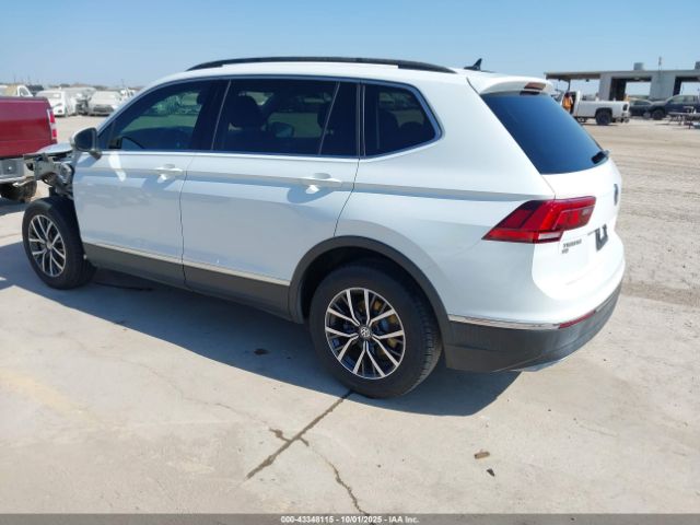 2020 VOLKSWAGEN TIGUAN 3VV3B7AX1LM083467 Photo 2