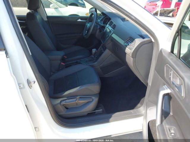 2020 VOLKSWAGEN TIGUAN 3VV3B7AX1LM083467 Photo 4