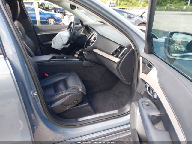 2022 VOLVO XC90 YV4A221L6N1868070 Photo 4