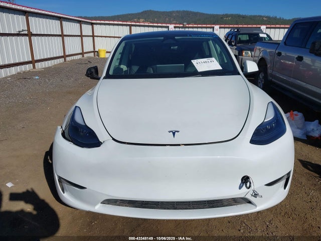 7SAYGAEE4RF106218 Tesla Model Y