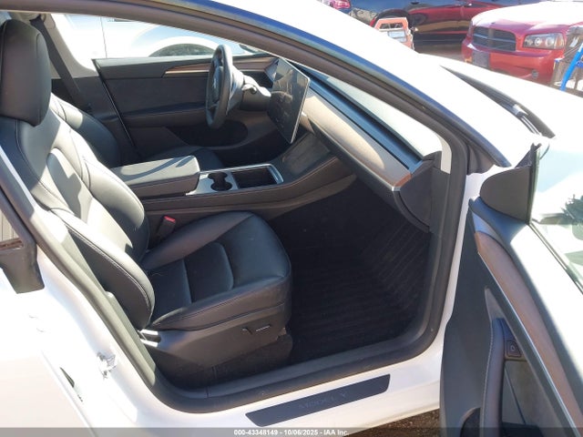 7SAYGAEE4RF106218 Tesla Model Y