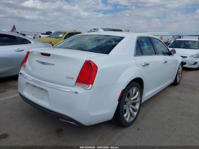 2019 CHRYSLER 300 2C3CCAEG9KH536237 Photo 3