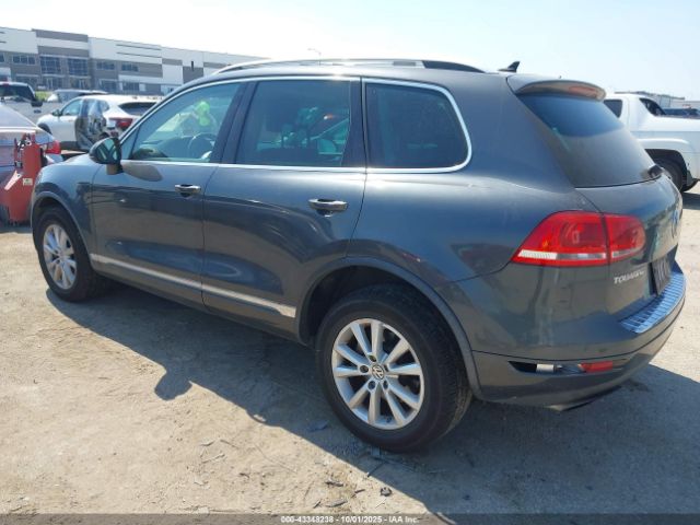 2014 VOLKSWAGEN TOUAREG WVGEF9BPXED009920 Photo 2