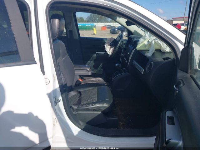 2015 JEEP COMPASS 1C4NJCEB5FD401009 Photo 4