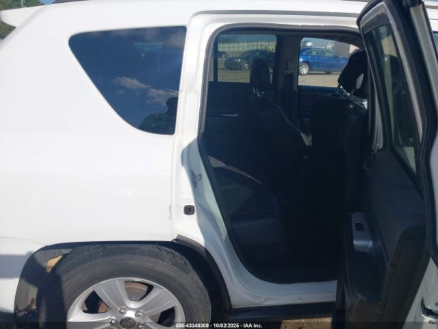 2015 JEEP COMPASS 1C4NJCEB5FD401009 Photo 7