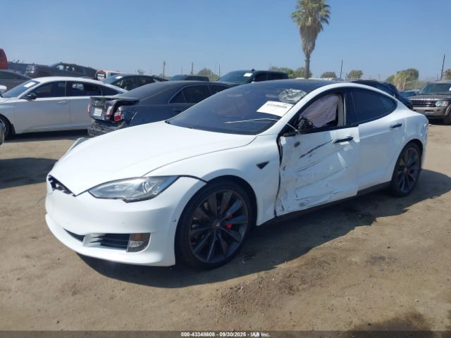2014 TESLA MODEL S 5YJSA1H1XEFP55190 Photo 1