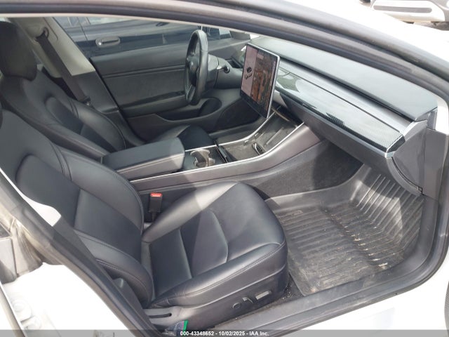 2018 TESLA MODEL 3 5YJ3E1EB9JF073899 Photo 4