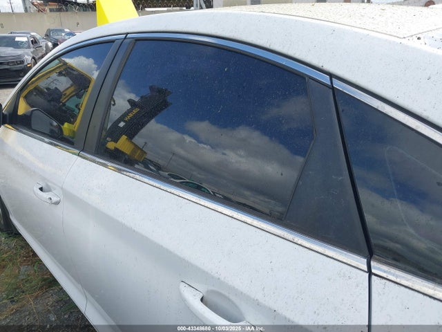 Hyundai 2017 2017 5NPE24AA6HH445565 Image 15