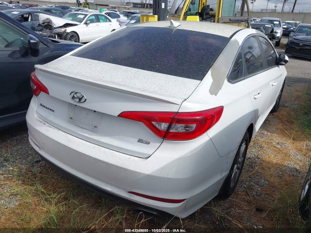 Hyundai 2017 2017 5NPE24AA6HH445565 Image 4