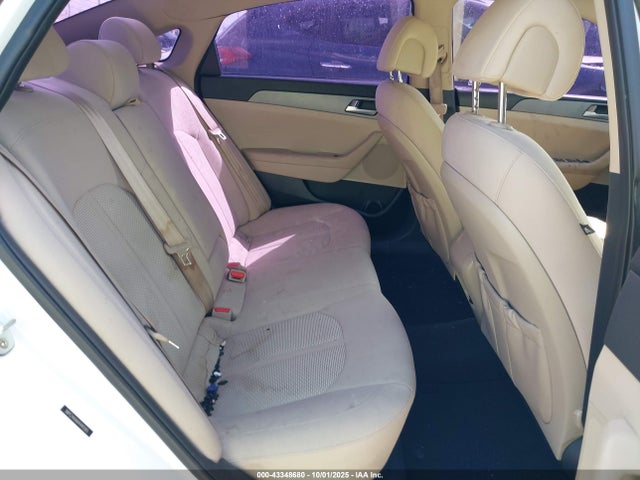 Hyundai 2017 2017 5NPE24AA6HH445565 Image 8