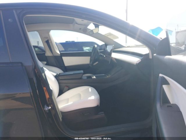 2021 TESLA MODEL Y 5YJYGDEE0MF187161 Photo 4