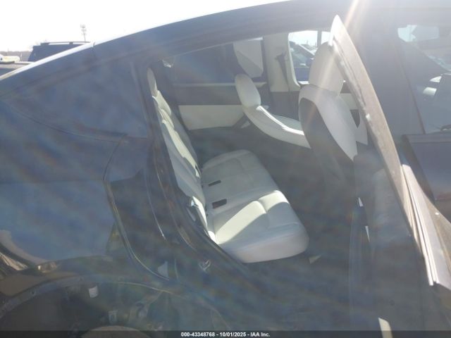 2021 TESLA MODEL Y 5YJYGDEE0MF187161 Photo 7