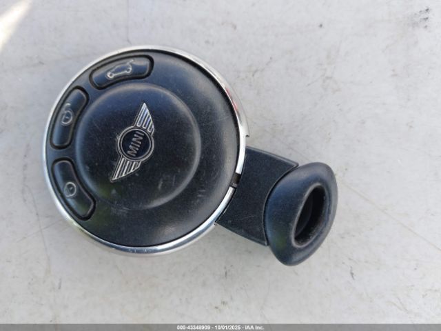 2011 MINI COOPER WMWSU3C57BT098917 Photo 10