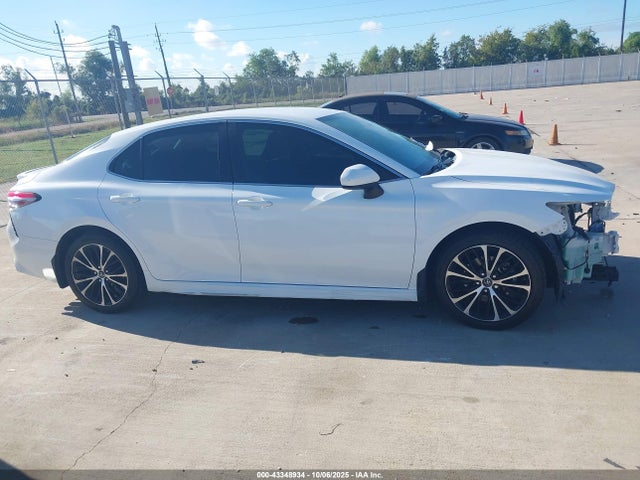 4T1B11HK5JU151360 Toyota CAMRY SE