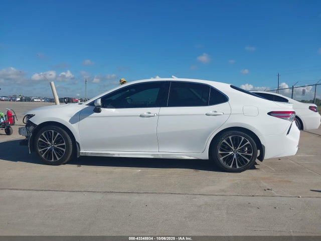 4T1B11HK5JU151360 Toyota CAMRY SE
