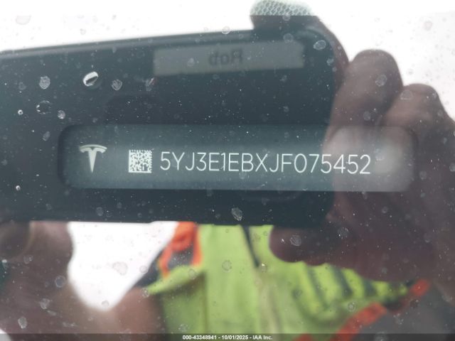 2018 TESLA MODEL 3 5YJ3E1EBXJF075452 Photo 8