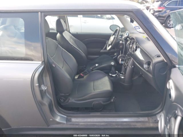 2005 MINI COOPER S WMWRE33415TD95403 Photo 4