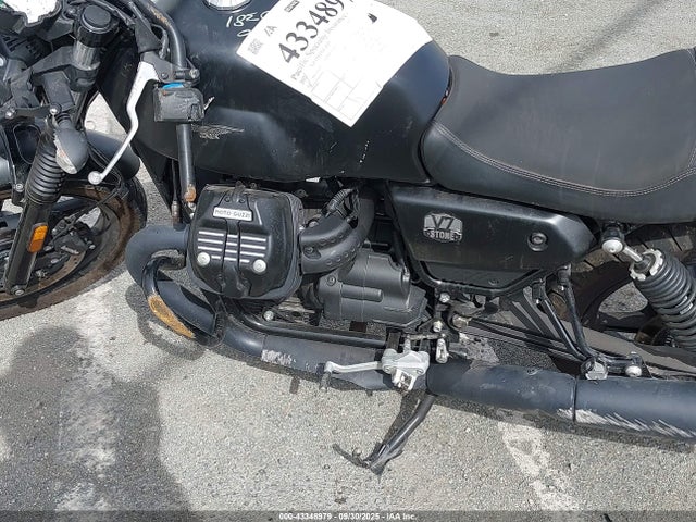 ZGUKZUA03MM000381 Moto Guzzi V7 Stone