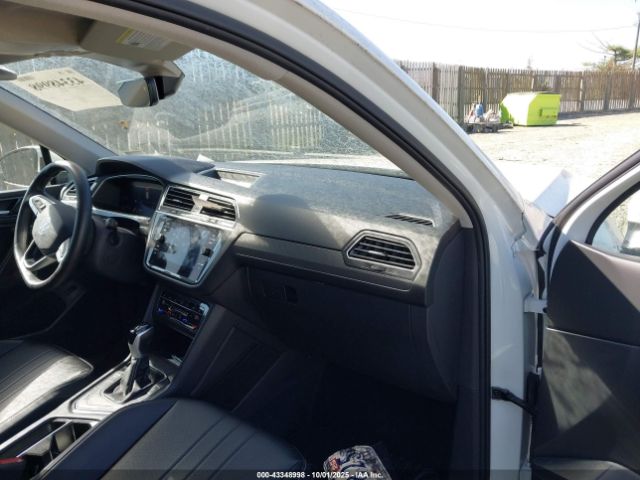 2023 VOLKSWAGEN TIGUAN 3VV3B7AXXPM139105 Photo 4