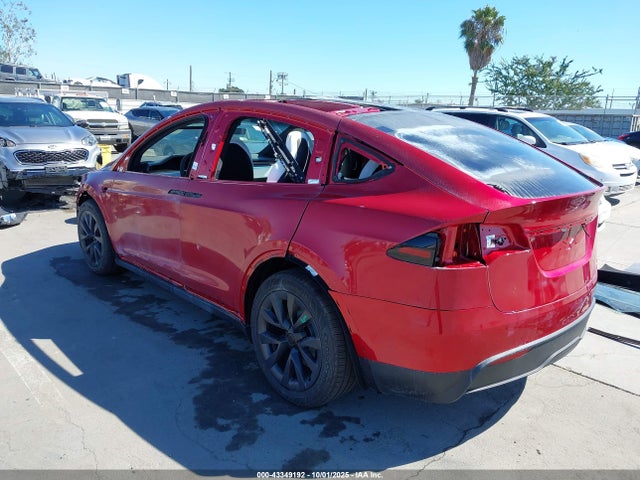 2025 TESLA MODEL X 7SAXCBE55SF472241 Photo 2