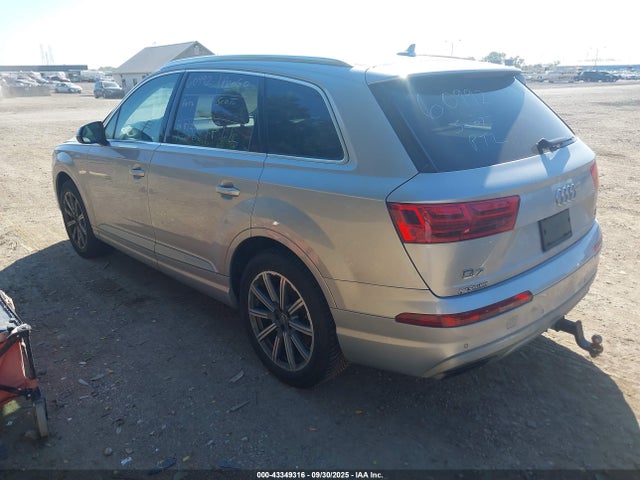2017 AUDI Q7 WA1VAAF73HD056168 Photo 2