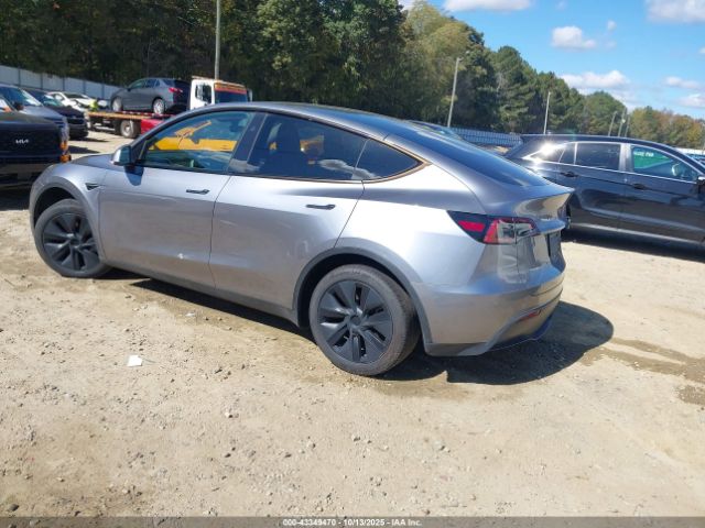 2024 TESLA MODEL Y 7SAYGDED4RA327324 Photo 2