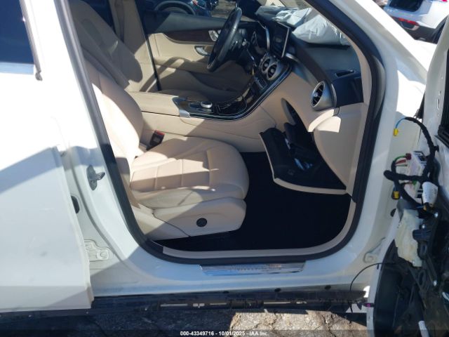 2019 MERCEDES-BENZ GLC 300 WDC0G4KB2KV147731 Photo 4