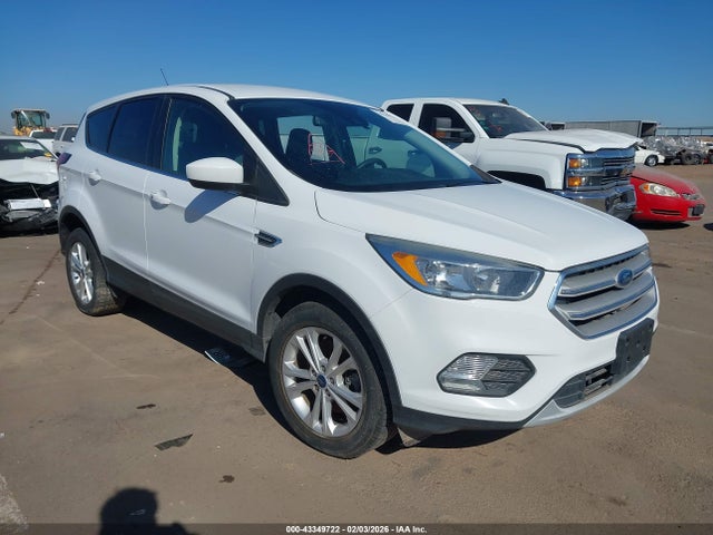 Ford ESCAPE SE 2019 1FMCU9GD2KUB82015 zdjęcie główne